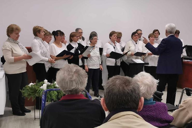 Adventi koncertet adott a Kanizsai Dorottya Gimnzium Nosztalgia Krusa