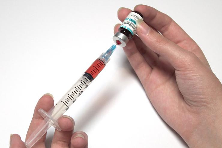 Koronavrus elleni vakcint fejleszt a Sanofi s a GSK, 2021 msodik felben lehet elrhet