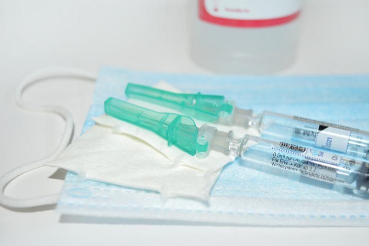 Felfggesztik az AstraZeneca-vakcina alkalmazst Nmetorszgban