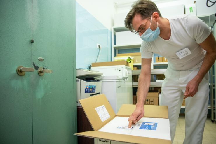 Orszgos tisztiforvos: a kedden rkezett vakcinkbl tovbbi 51 ezer embert lehet beoltani
