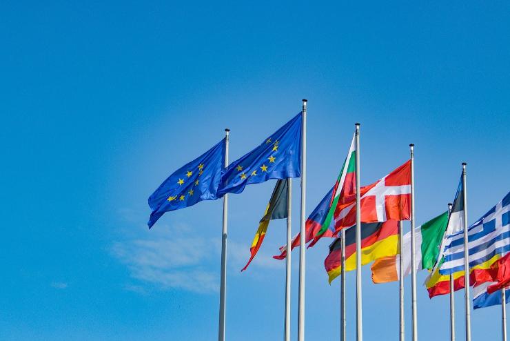 Az EP tmogatja, hogy az nkormnyzatok kzvetlenl plyzhassanak EU-s forrsokra