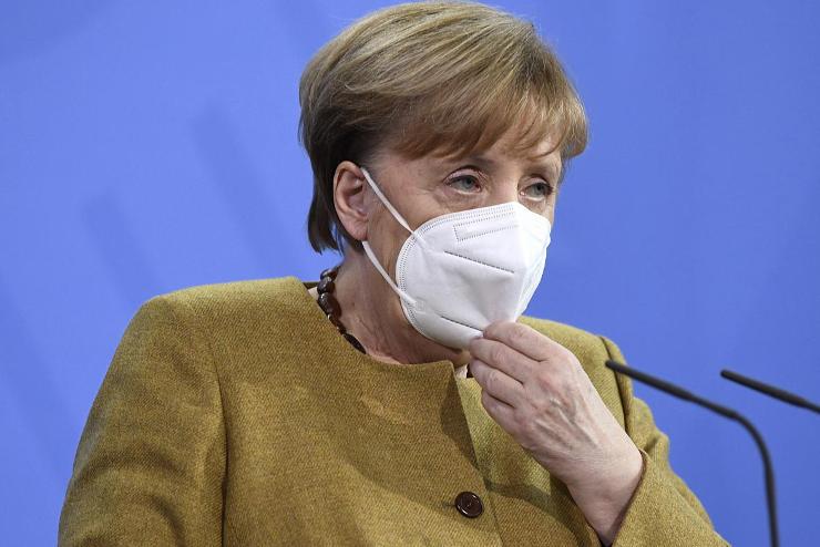 Merkel rkapcsolna az oltsi sebessgre