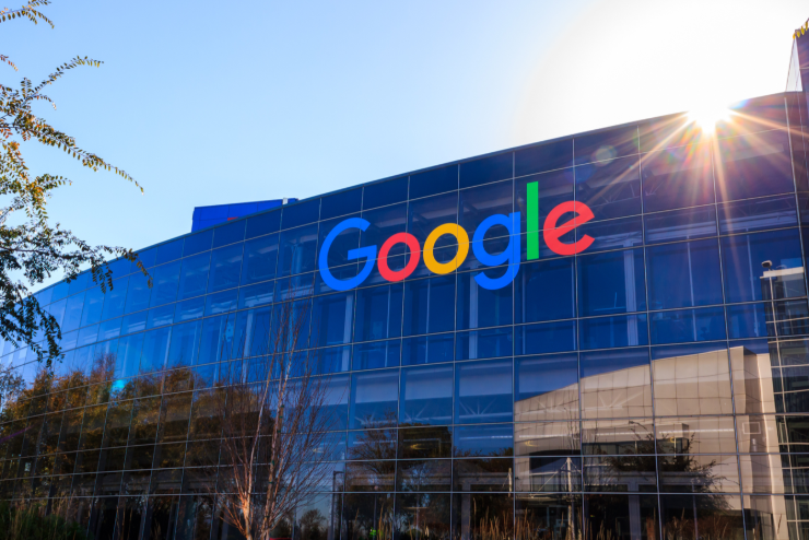 Brsgon tmadja a Google-t az USA