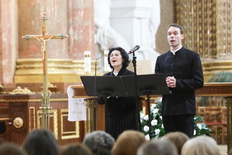 Kenyr a llek hsgre: Pitti Katalin adott koncertet a szombathelyi szkesegyhzban