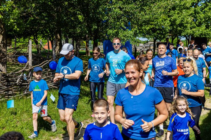 Kék futás: az autizmussal élőkre és családjaikra hívták fel a figyelmet