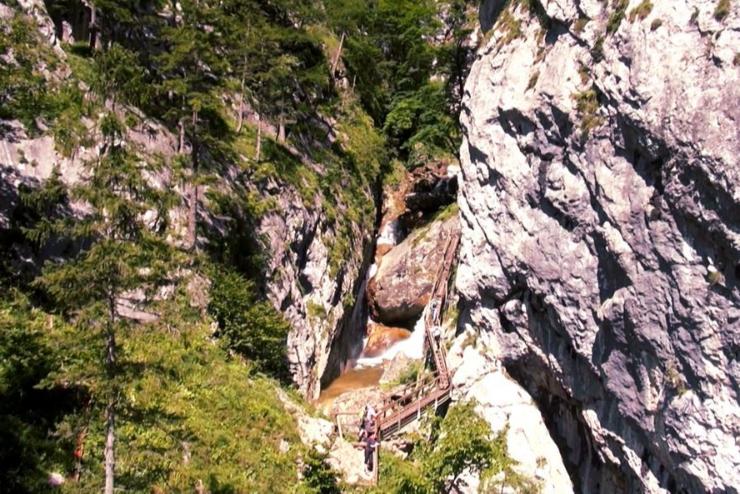 Ausztria: egy 50 ves magyar n is meghalt a Medve-szurdokban trtnt sziklaomlsban