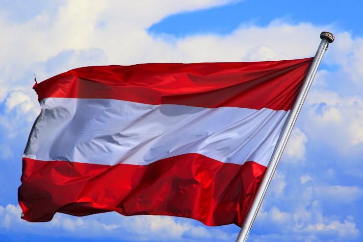 Ausztria lazít a szabályokon: újranyitnak a boltok, az óvodák, az általános iskolák - zárva maradnak az éttermek és a szállodák