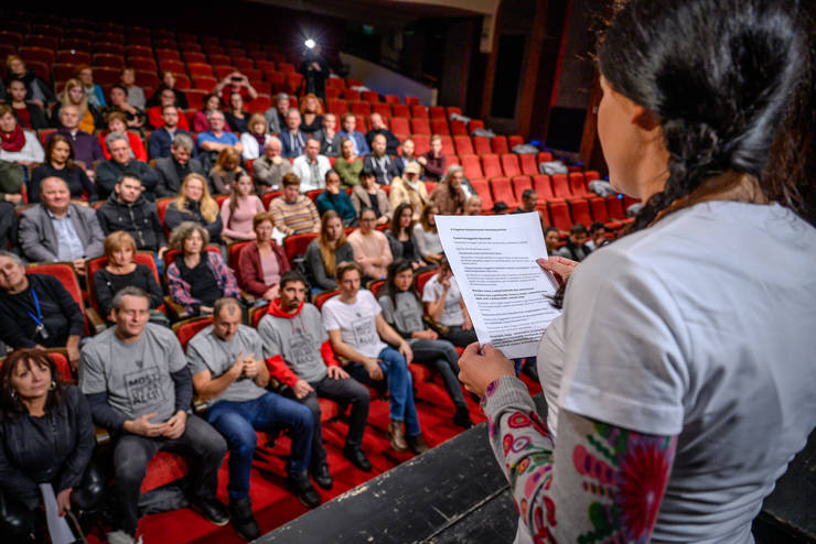 A kultúra közös alap: a Weöres Sándor Színházban is tiltakoztak a kormány tervezett lépései ellen