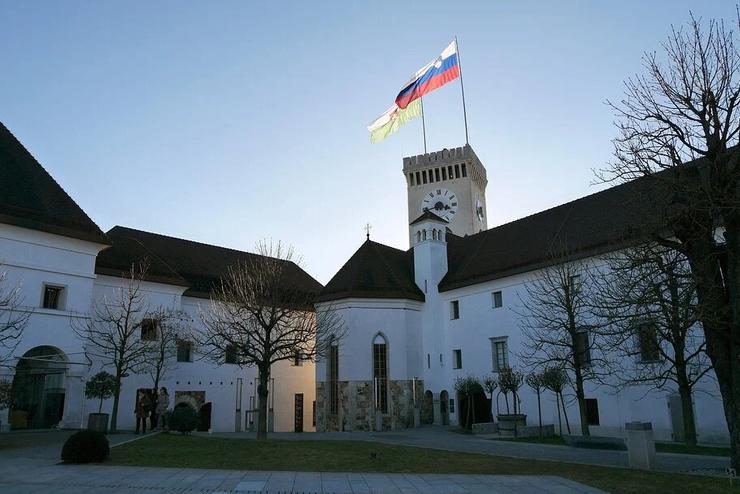 Szlovnia feloldotta a korltoz intzkedsek Horvtorszggal kzs hatrn