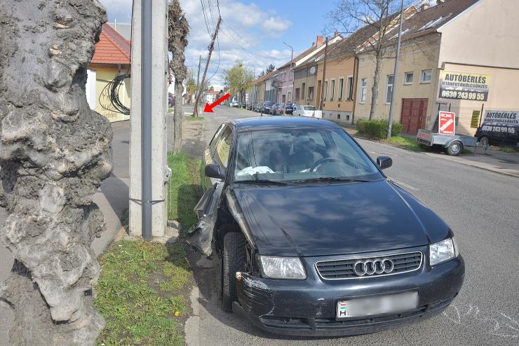 Oszlopot tört egy Audi Szombathelyen, elsétált a sofőr 