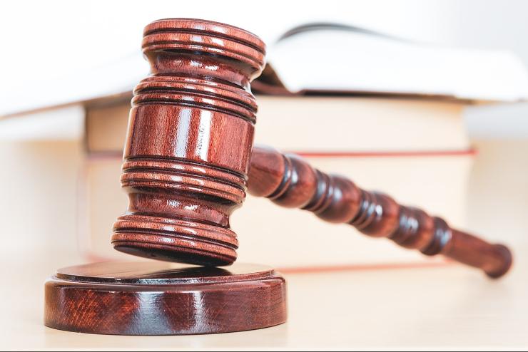 Ügyfelét megkárosító ügyvéd ellen emeltek vádat Zalában