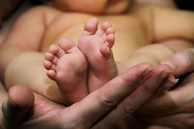 Októberben 7361 gyermek született, 10 808-an haltak meg