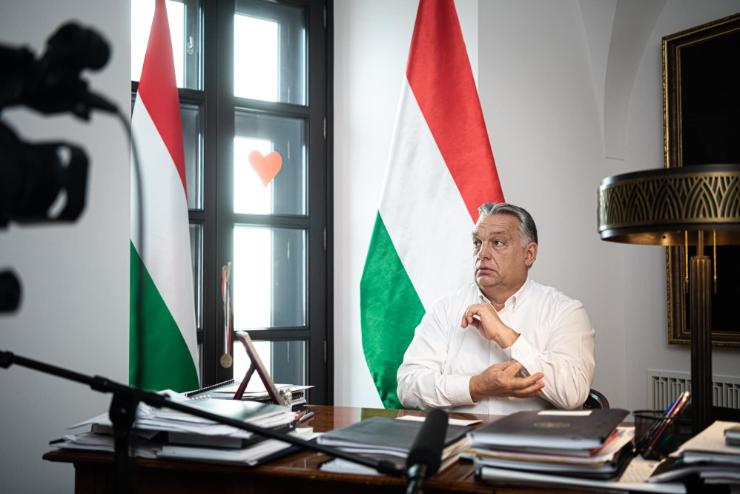 Orbán: este 8 és hajnali 5 között kijárási tilalom lesz