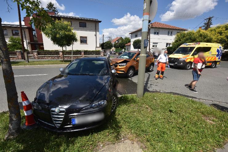 Alfa hajtott Opel el, a sajt fogt rgta ki a vtlen aut utasa 