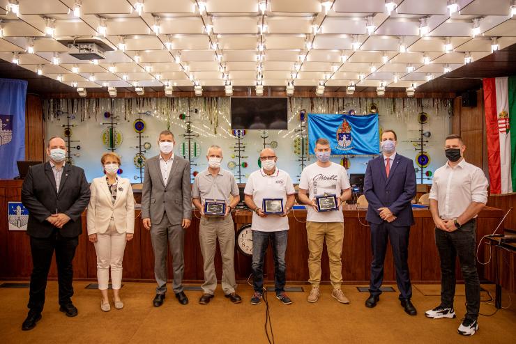 Köztisztviselői díjakat adtak át a Városházán