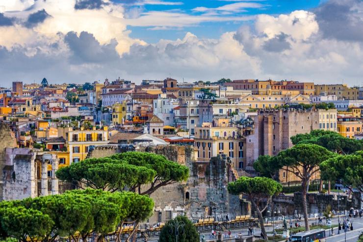 Rómában megteltek a kórházak, szállodákban helyezik el a betegeket