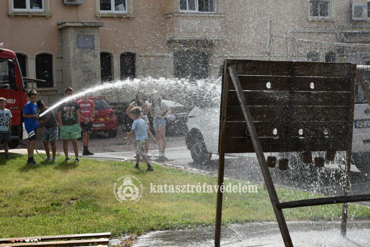 Kis tzoltk ltogattak a szombathelyi laktanyba