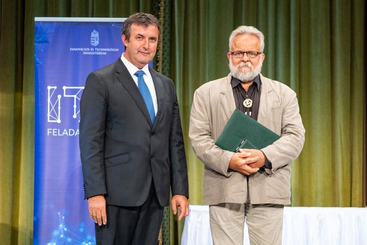 Magas állami kitüntetést kapott dr. Szinetár Csaba