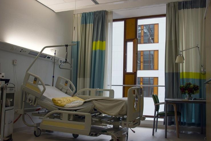 Országos tisztifőorvos: 77-re nő a koronavírusos betegeket fogadó intézmények száma