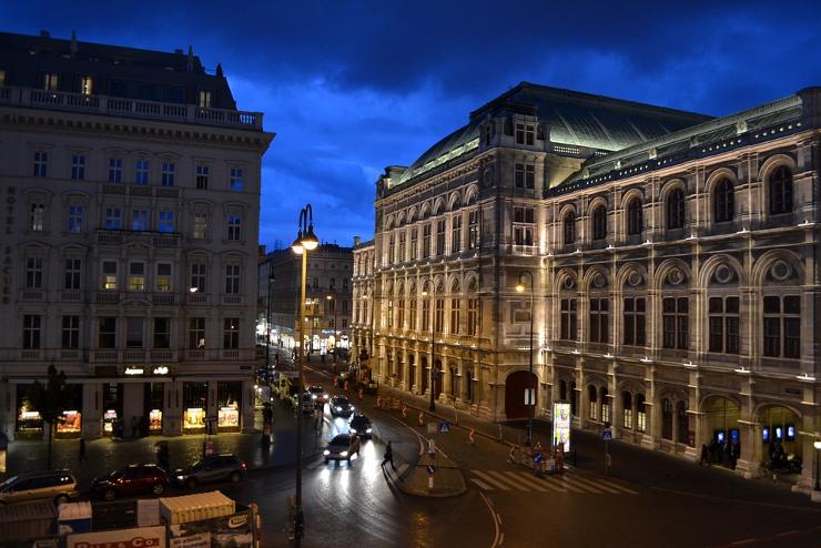 Ausztriában szombat éjféltől feloldják az éjszakai kijárási korlátozást