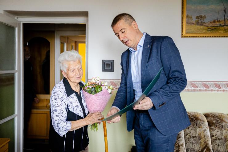 A 90 éves Tóth Jánosnét köszöntötte a polgármester