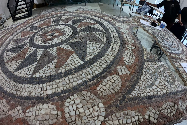 Megmentették Pannónia legnagyobb egybefüggő mozaikfelületét, hamarosan hazatér Szombathelyre