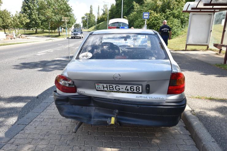 Zebrra lkte az Opelt, majd elhajtott a baleset okozja Szombathelyen 