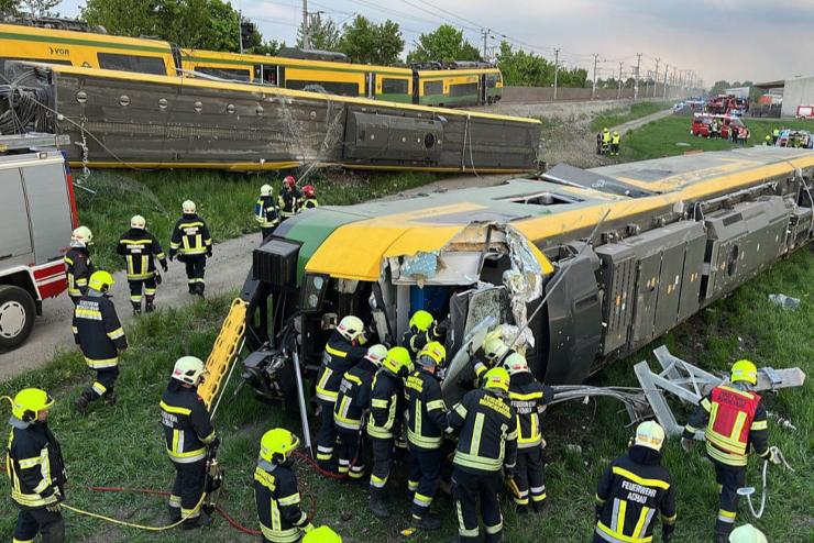 Egy halálos áldozata van az alsó-ausztriai vonatbalestnek