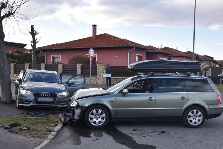 Megprdtett egy Audit a figyelmetlen sofr Volkswagenje Szombathelyen 