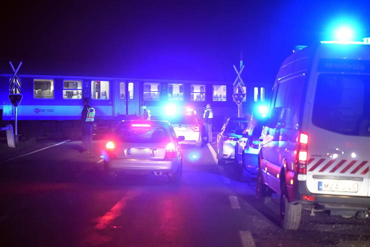 Halálra gázolt egy férfit a Veszprémből érkező személyvonat Zanatnál 