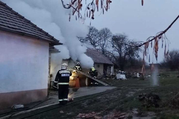 Családi ház vált a tűz martalékává Telekesen