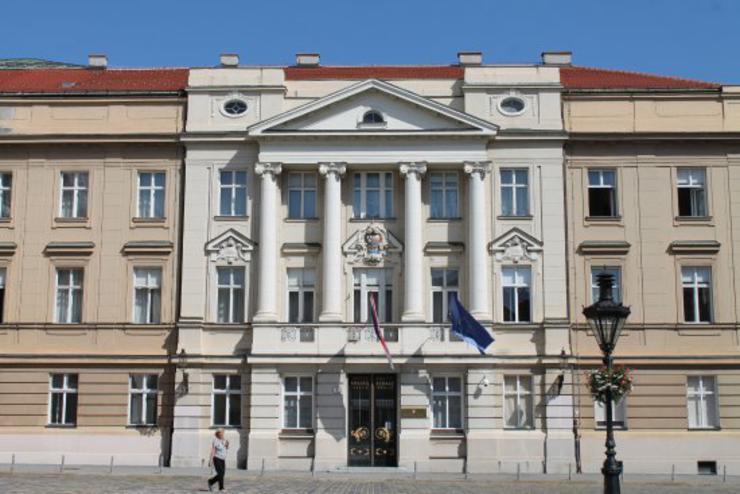 Horvátországban július 5-re írták ki az előrehozott parlamenti választásokat