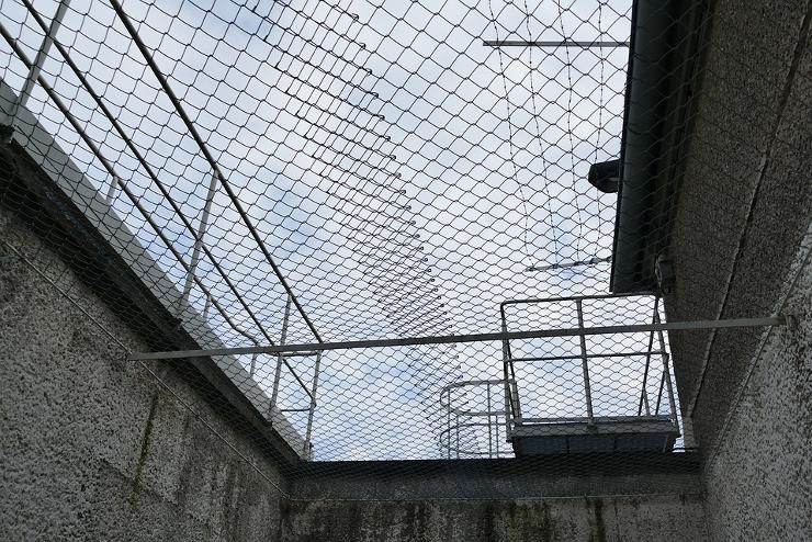 Hétfőtől nem lehet látogatókat fogadni a börtönökben