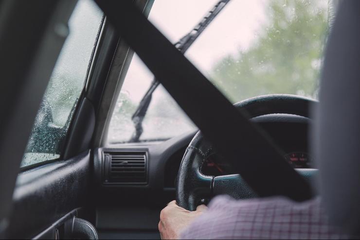 Sáros eső jöhet a hétvégén, érdemes várni az autómosással
