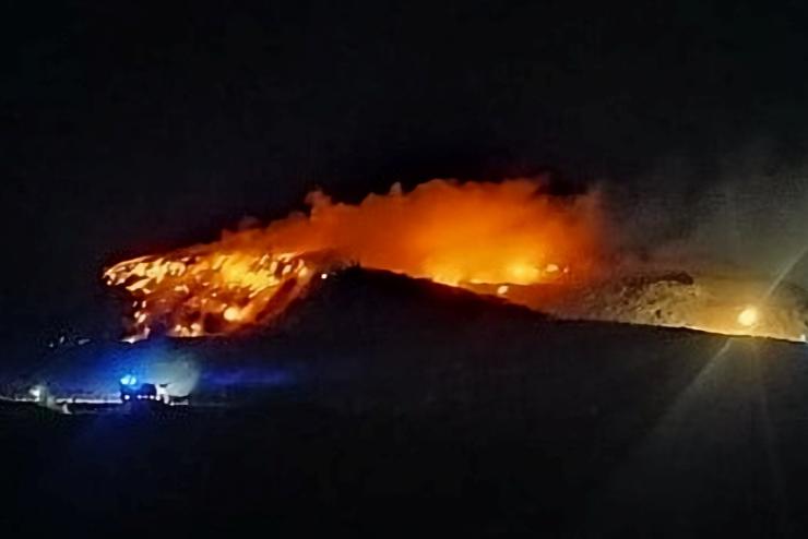 Szeméttelep lángolt Csér közelében 