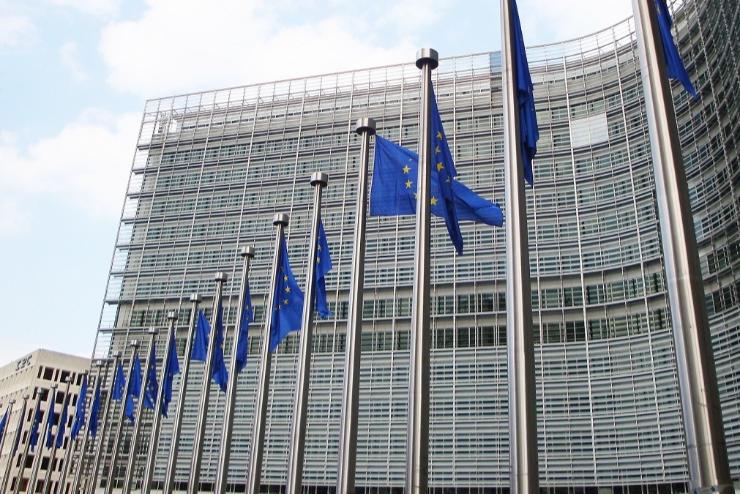 Az Eurpai Bizottsg felkrte az unis tagllamokat, hogy jv htfn nyissk meg bels hatraikat