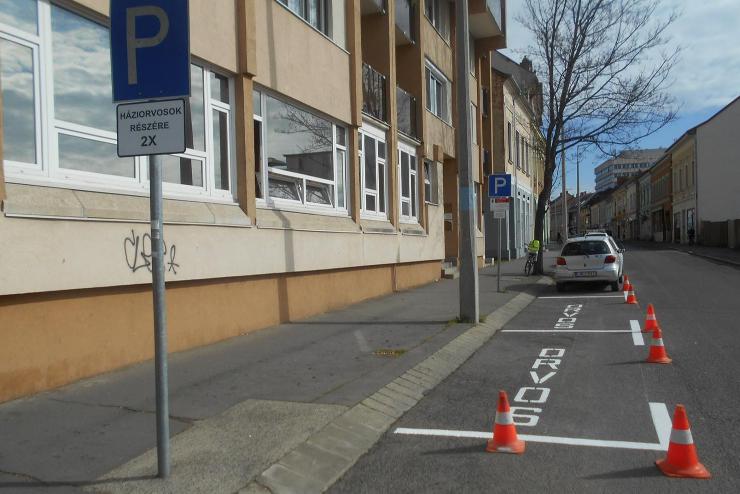 Orvosolták a háziorvosok parkolási problémáját a belvárosban
