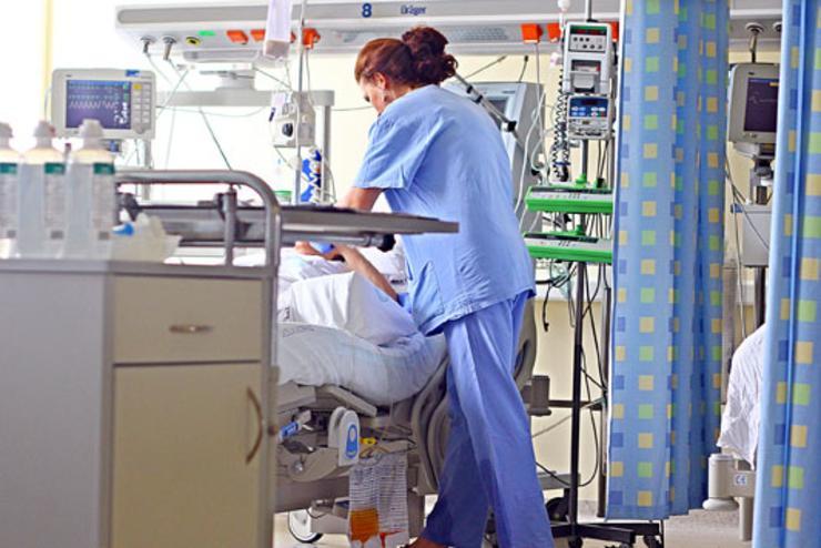 Egy orvos vallomása: covidosokkal telített a győri kórház