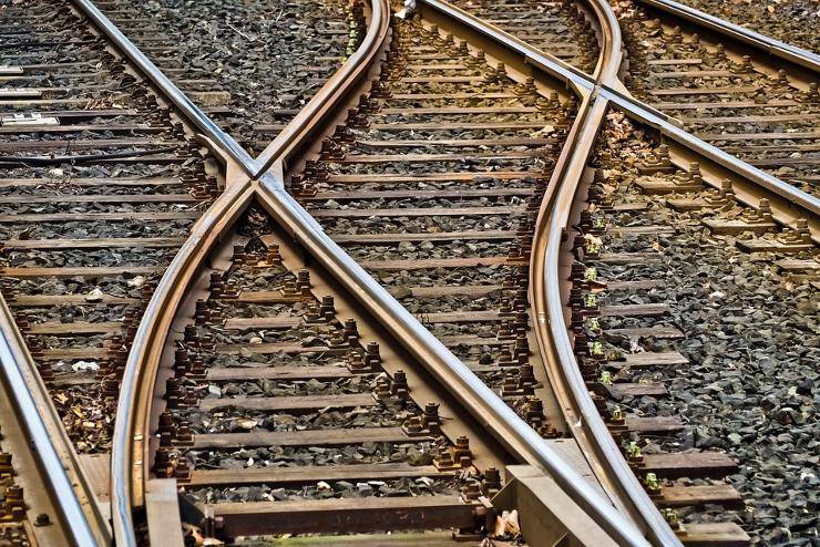 Vágányszabályozási munkák miatt vasúti átjárókat zárnak le