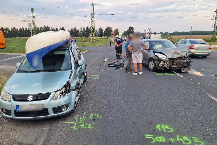 Két Suzuki ütközött a 8-as főúton, Jánosházánál, próbálta ...