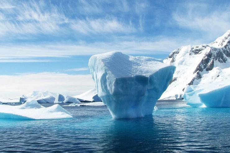 Már 2050 előtt jégmentes lehet nyaranta a Jeges-tenger