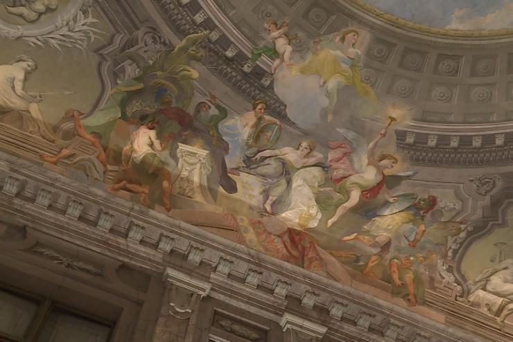 Újra eredeti szépségében tündököl a Püspöki Palota freskója
