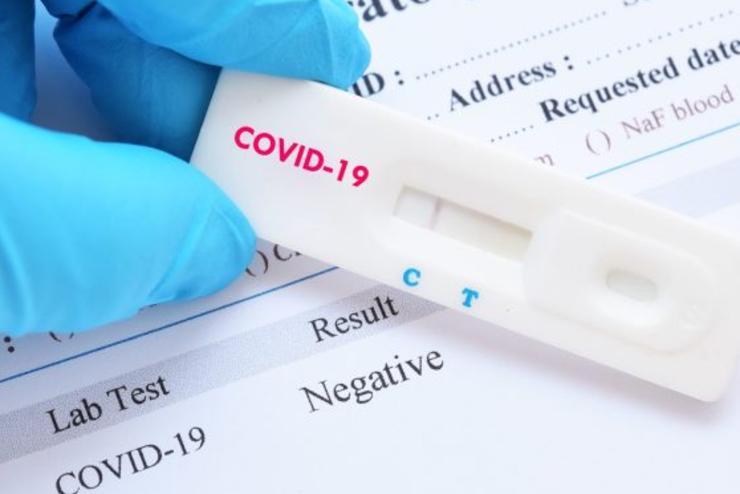 Ausztria az átfogó koronavírus tesztelésben látja az áthidaló megoldást
