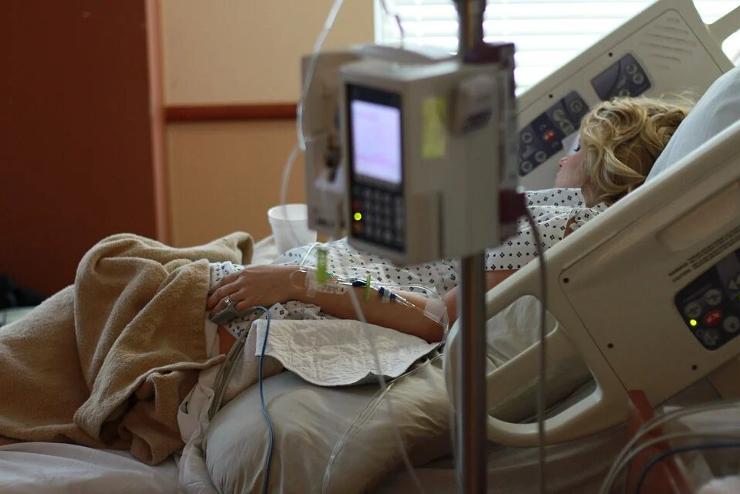Szlávik: többségében oltatlan, idős emberek kerülnek kórházba