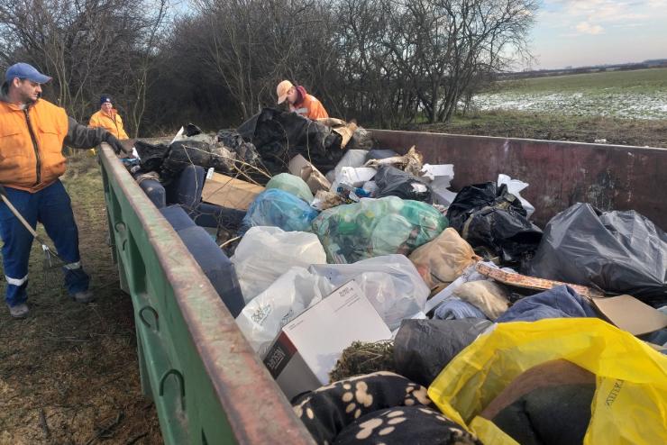 Megszűnt az illegális hulladéklerakó a 87-es elkerülő út északi részén