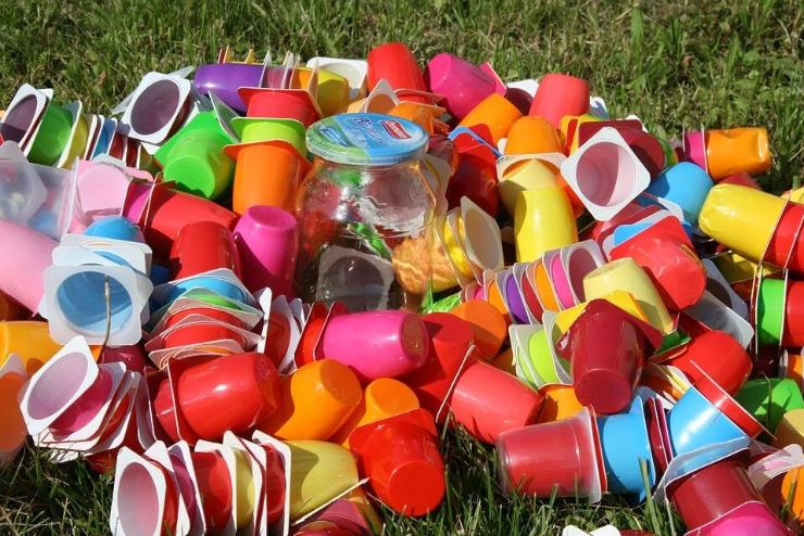 Palkovics: jövő nyártól tilthatnak be egyes egyszer használatos műanyagokat