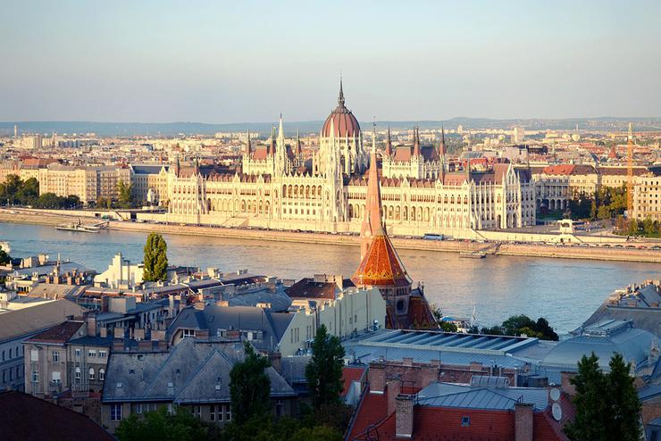 A kormány a polgármesterek véleményét is várja a budapesti korlátozások feloldásáról