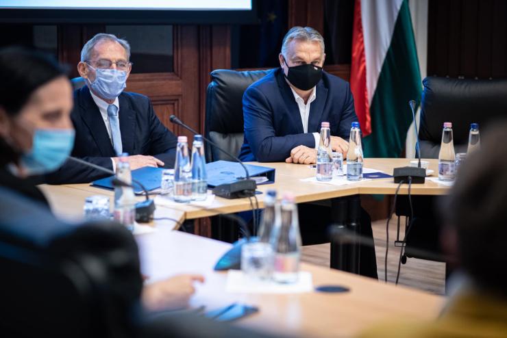 Orbán Viktor elárulta, hány szabad intenzív ágy van