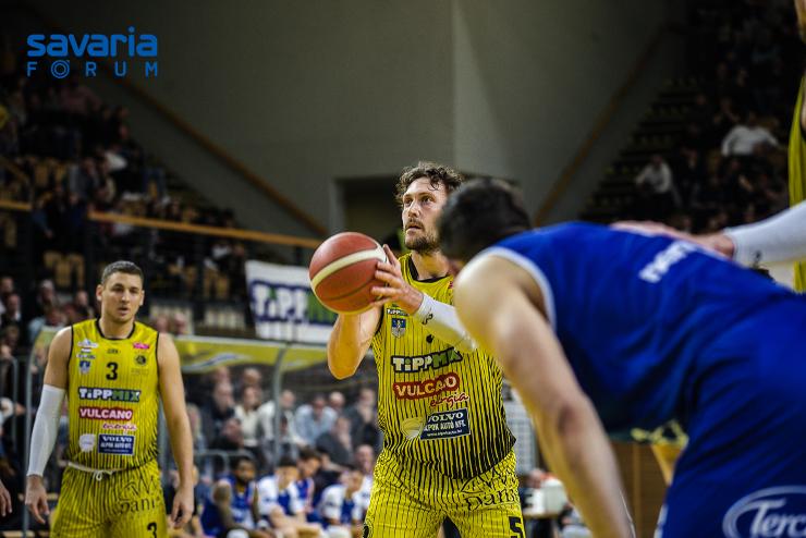 Kosárlabda: nem lassít a Falco, ezúttal a Sopron ellen hengereltek a sárga-feketék (képgalériával)