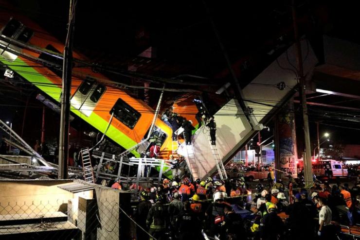 Tragédiába fulladt a metró felüljáró beomlása